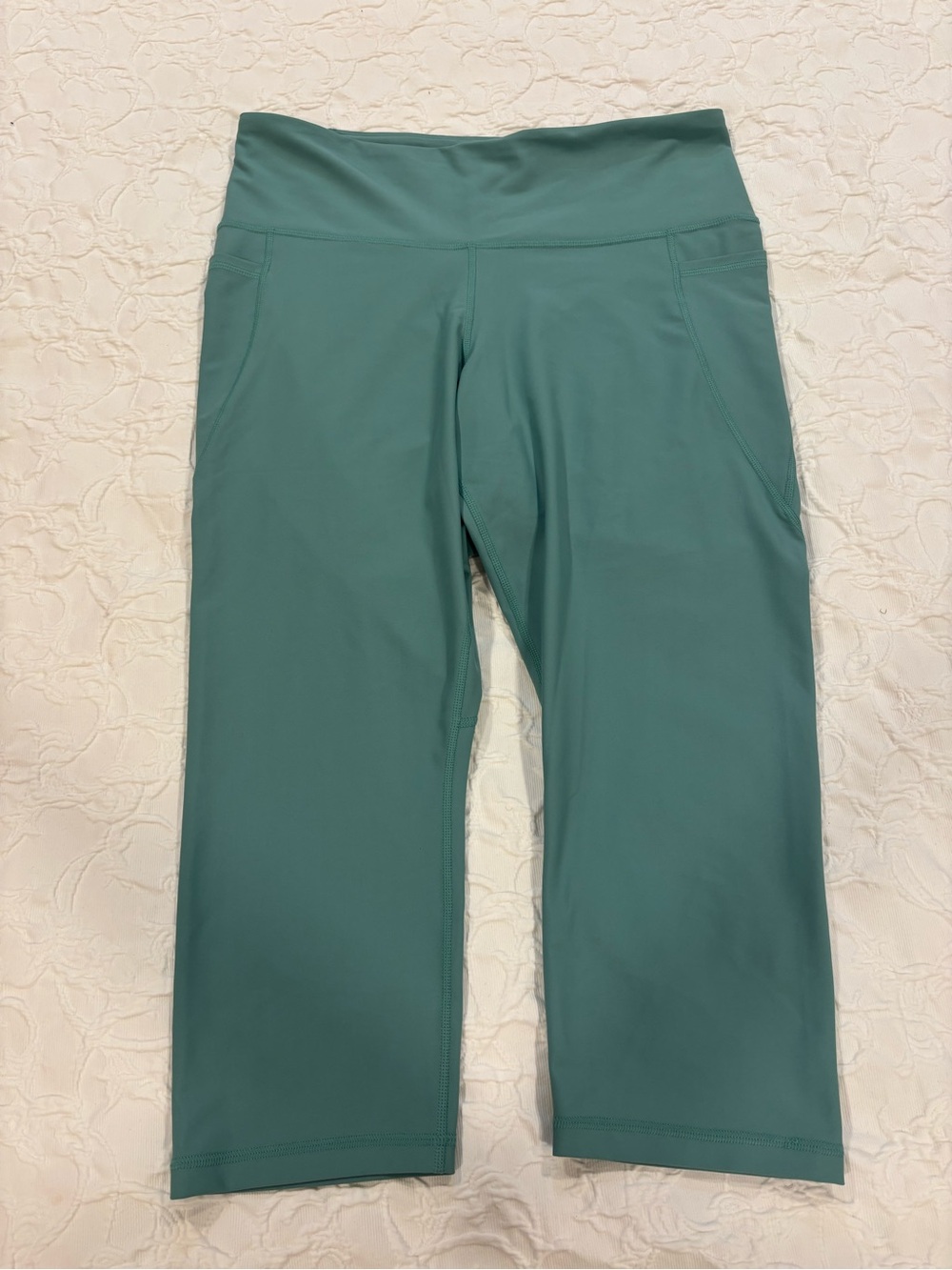 Old Navy Women's Capri Leggings in Teal Green
